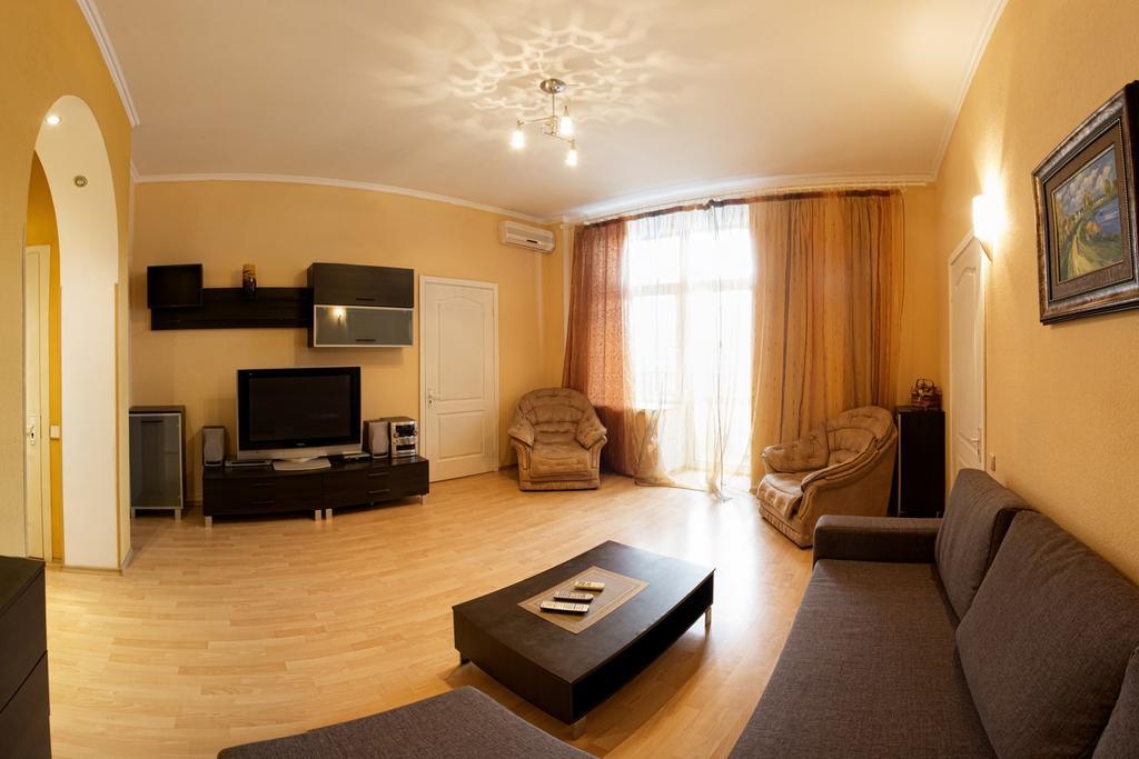 Kyiv Apartment In The City Center On Turgenevskaya Street Zewnętrze zdjęcie